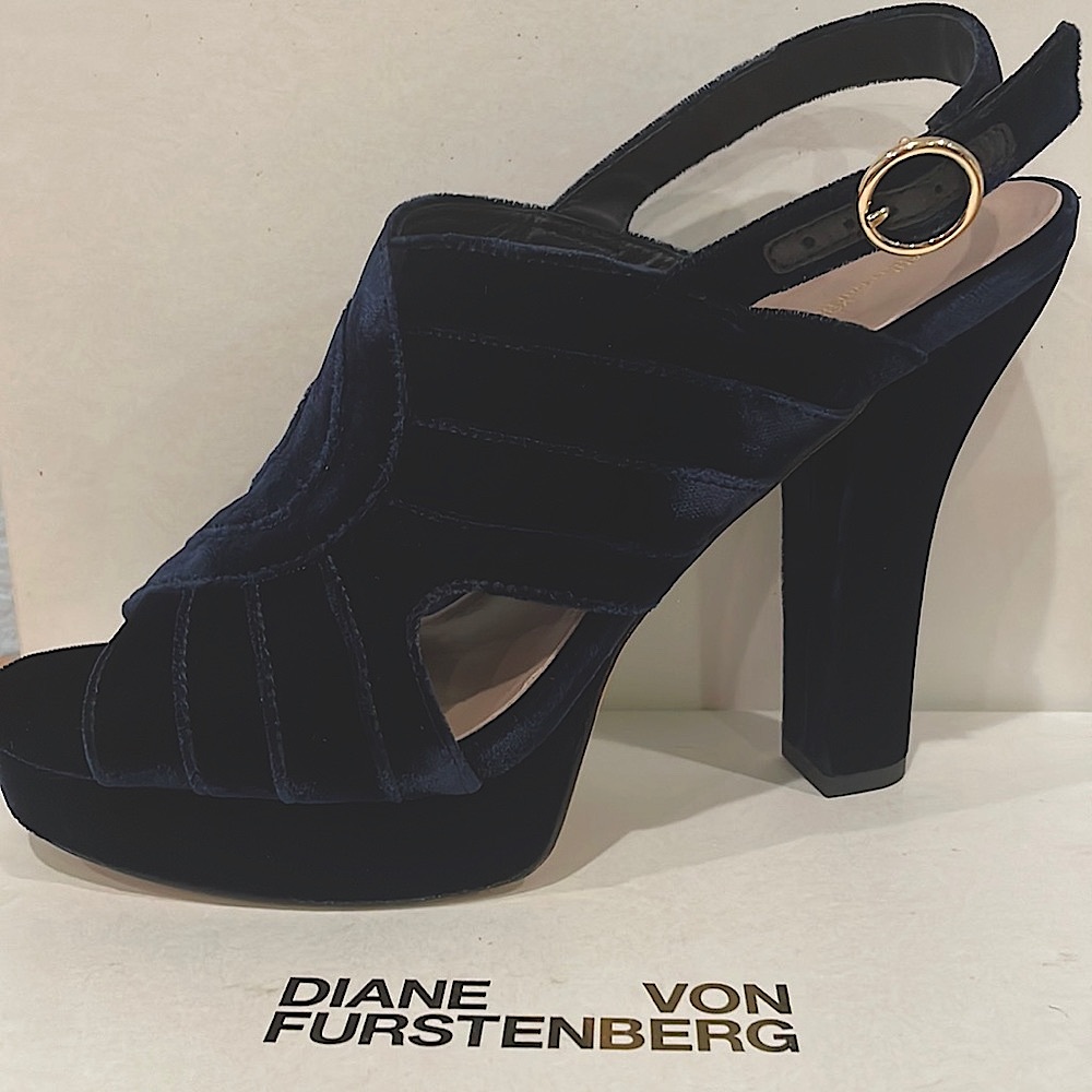 Diane Von Furstenberg navy velvet new platform sandals
